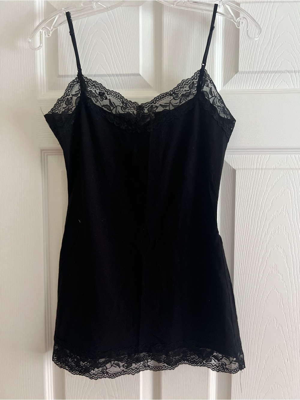 Bozzolo Ladies Large Black Camisole Top Lace neck/hem adjustable straps Nice!